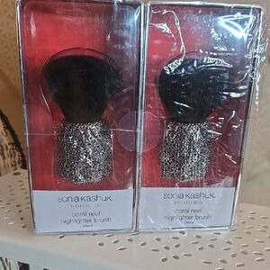 Sonia Kashuk Black Bristle Highlighter Brush with Sparkling Silver Handle